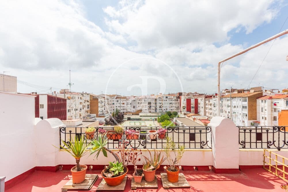 2 bedroom Penthouse for sale in Valencia city - € 495,000 (Ref: 9934497)
