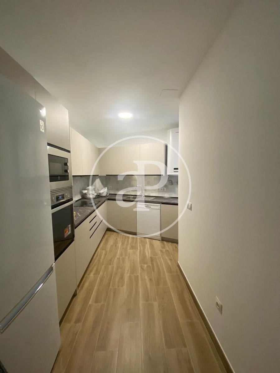 4 bedroom Apartment for rent in Valencia city - € 2,100 (Ref: 9934498)