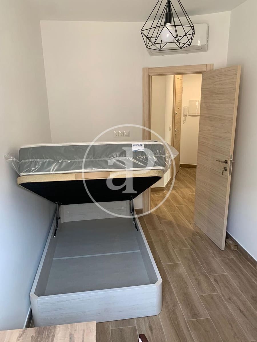 4 bedroom Apartment for rent in Valencia city - € 2,100 (Ref: 9934498)