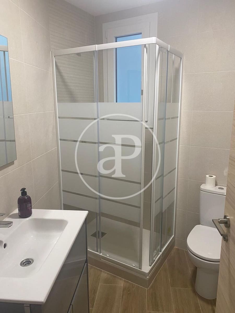 4 bedroom Apartment for rent in Valencia city - € 2,100 (Ref: 9934498)