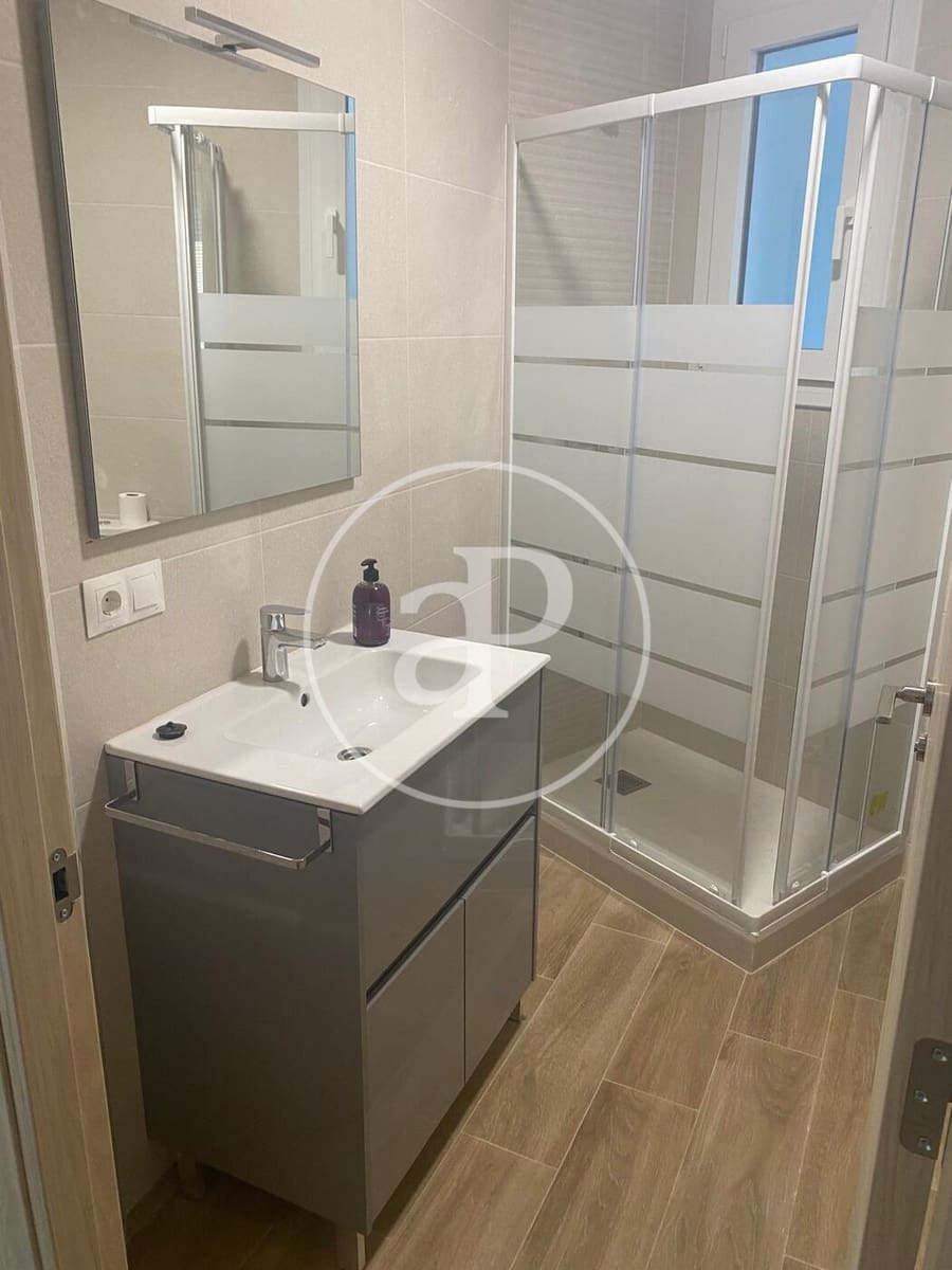 4 bedroom Apartment for rent in Valencia city - € 2,100 (Ref: 9934498)