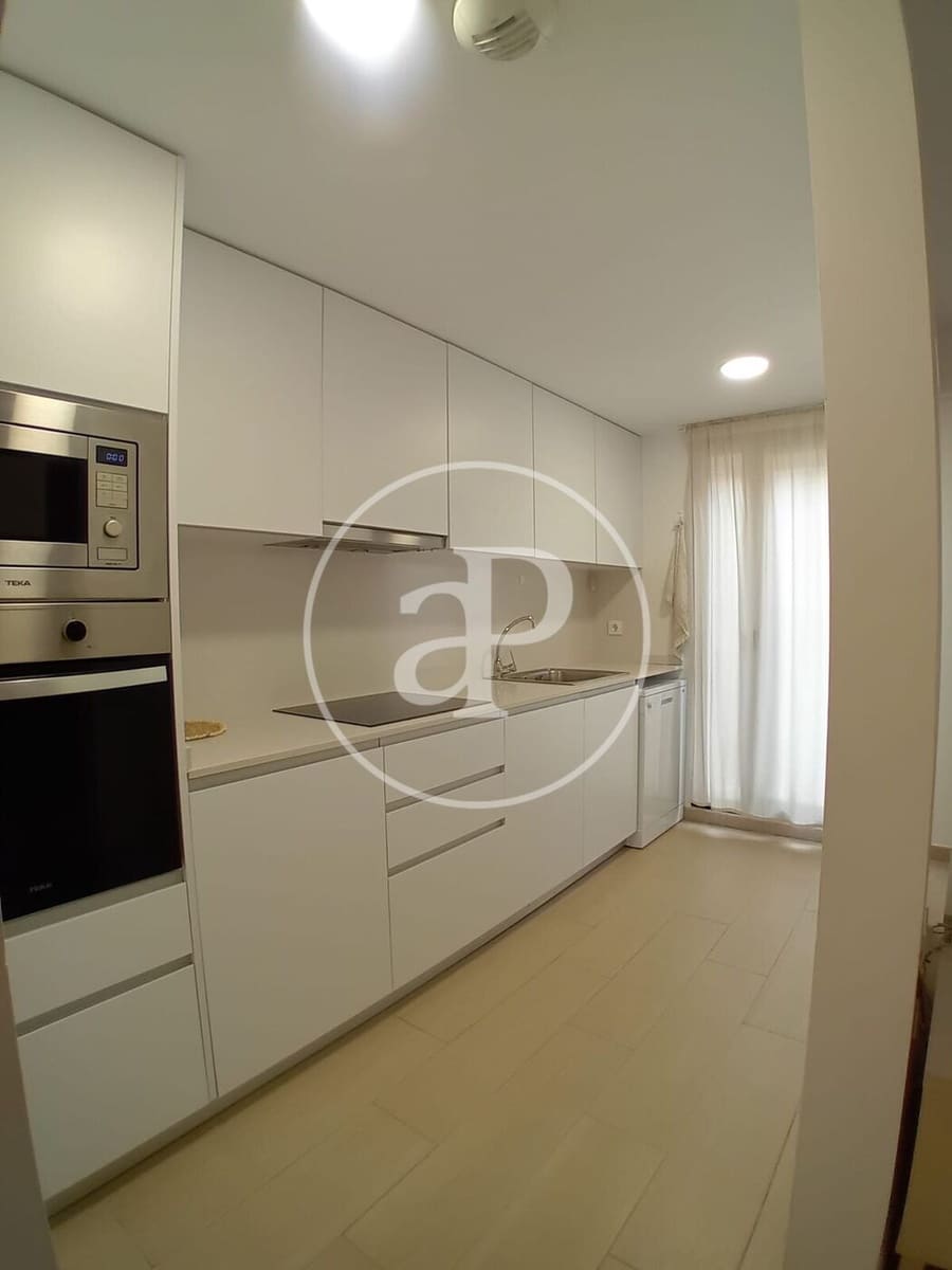 Apartamento de 2 habitaciones en València ciudad en alquiler - 1.250 € (Ref: 9934500)