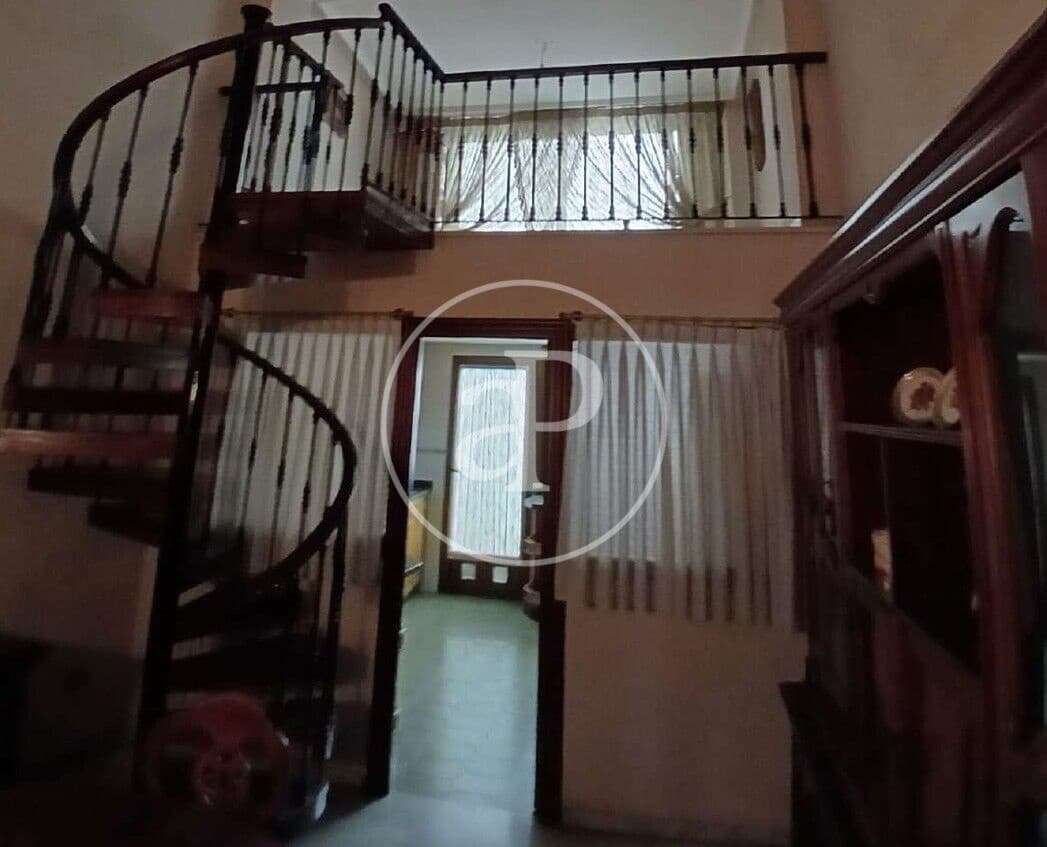 6 bedroom Villa for sale in Castello de la Plana - € 600,000 (Ref: 9936467)