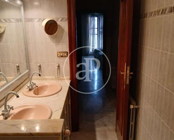 6 soveværelse Villa til salg i Centro, Castelló de la Plana - € 600.000 (Ref: 9936467)