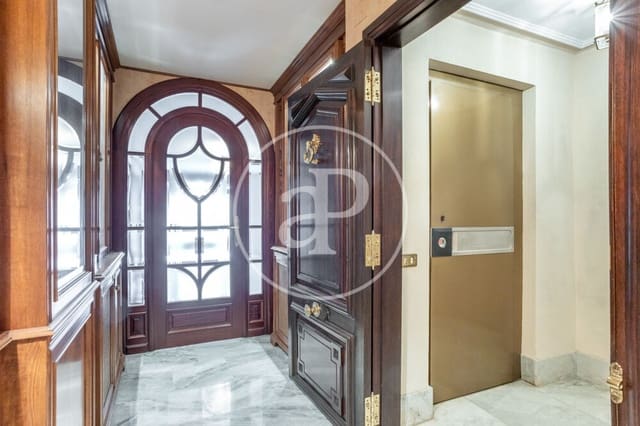 6 soveværelse Villa til salg i Centro, Castelló de la Plana - € 600.000 (Ref: 9936467)