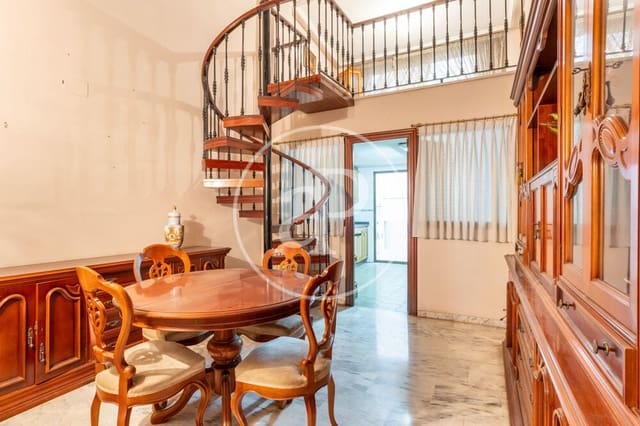 6 soveværelse Villa til salg i Centro, Castelló de la Plana - € 600.000 (Ref: 9936467)