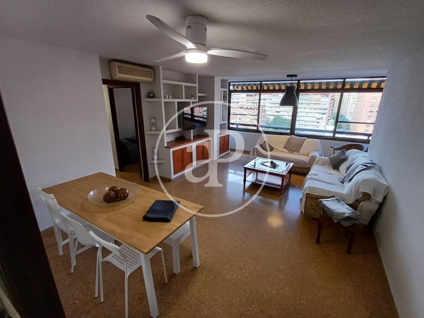 4 bedroom Apartment for rent in Valencia city - € 2,150 (Ref: 9938277)