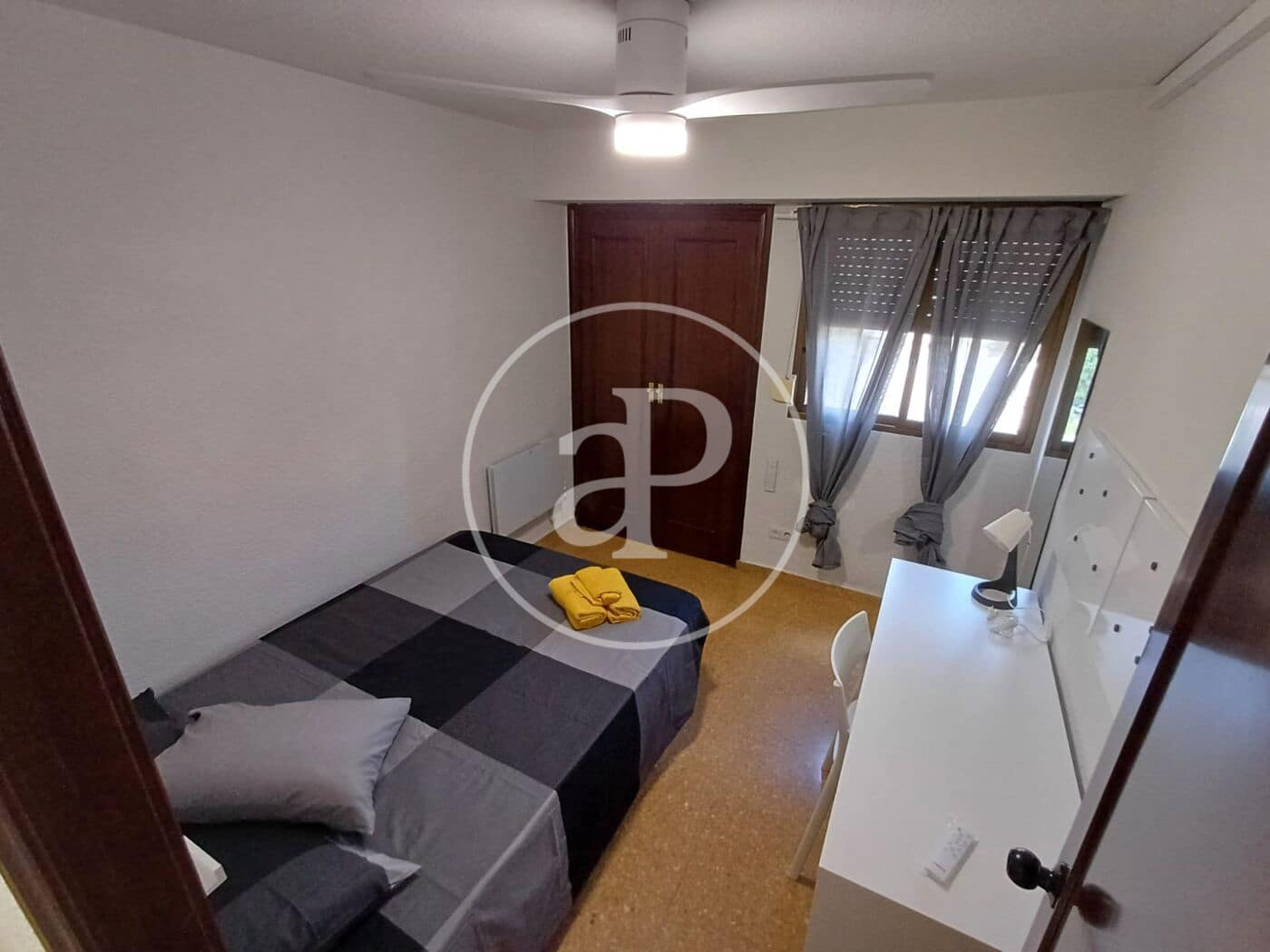 4 bedroom Apartment for rent in Valencia city - € 2,150 (Ref: 9938277)