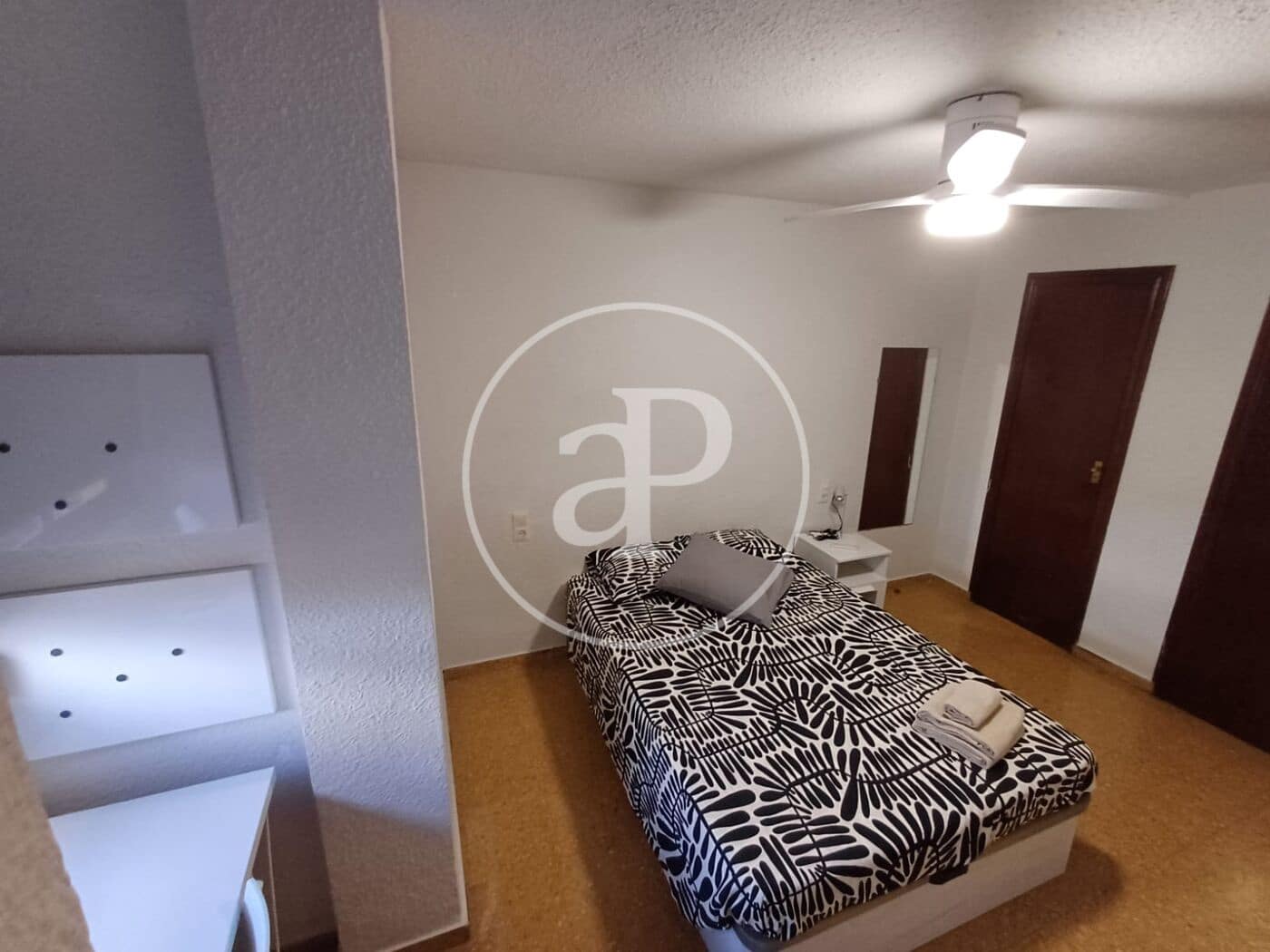 4 bedroom Apartment for rent in Valencia city - € 2,150 (Ref: 9938277)
