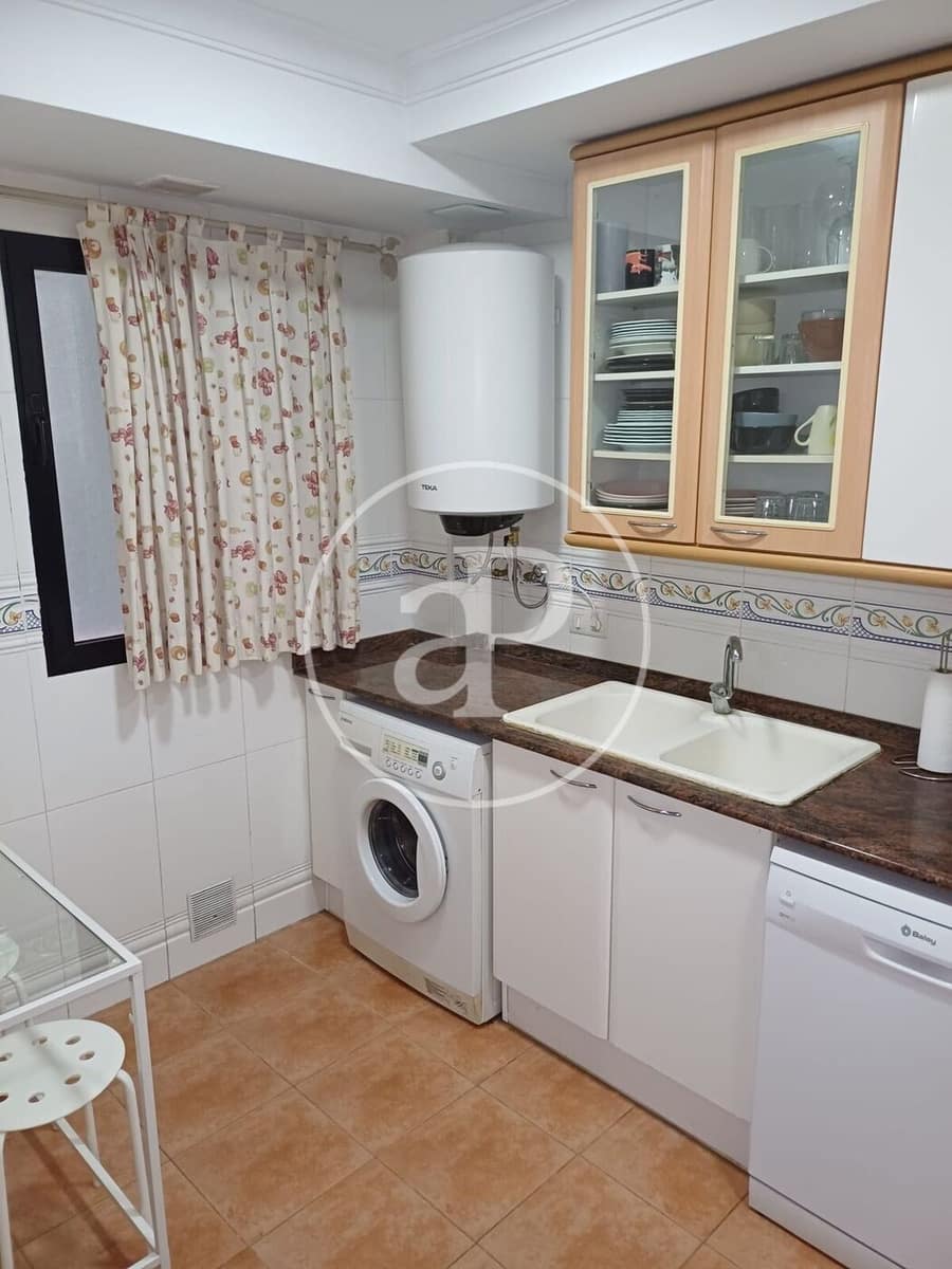 3 bedroom Apartment for rent in Valencia city - € 1,440 (Ref: 9938278)
