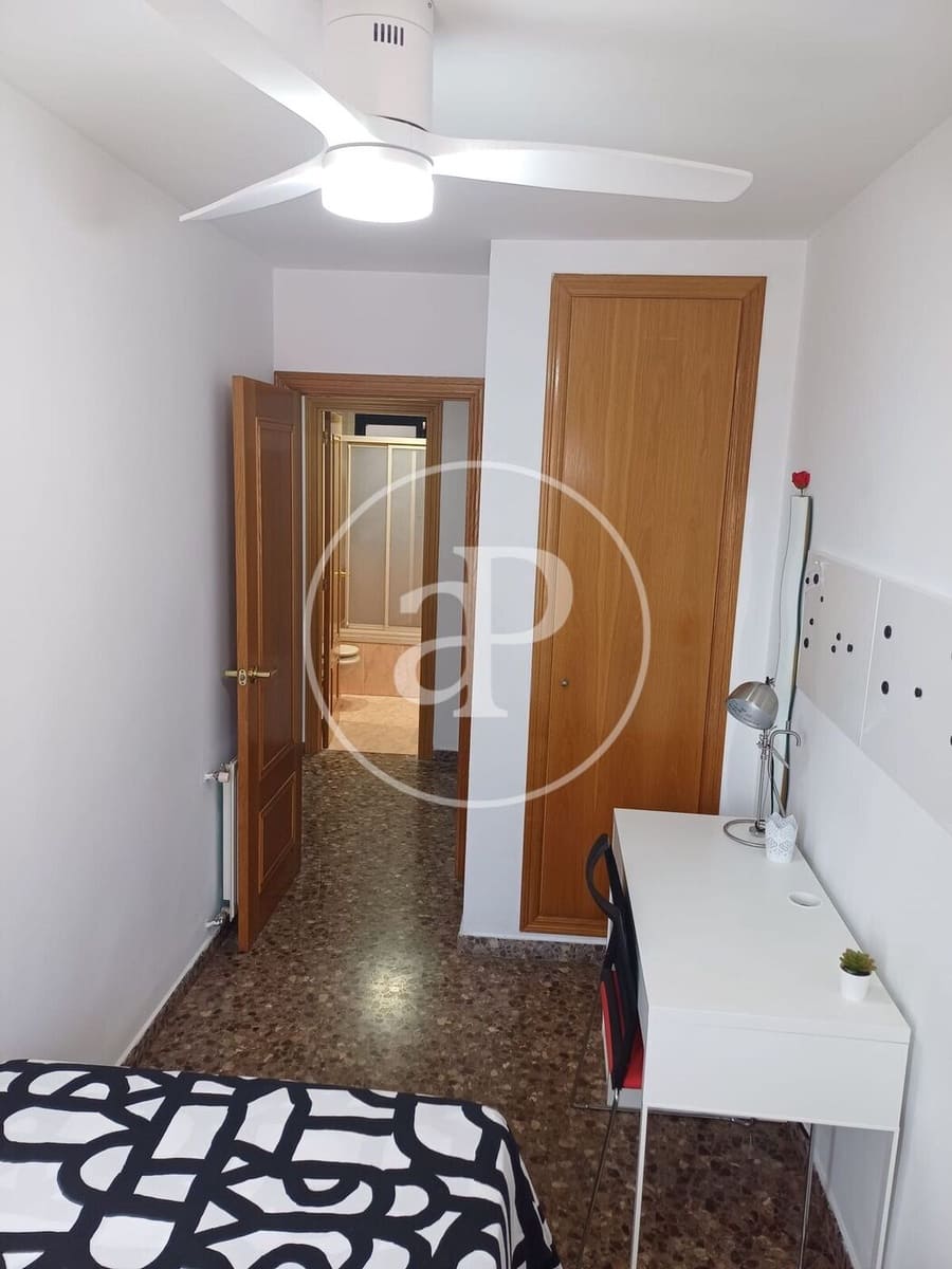 3 bedroom Apartment for rent in Valencia city - € 1,440 (Ref: 9938278)
