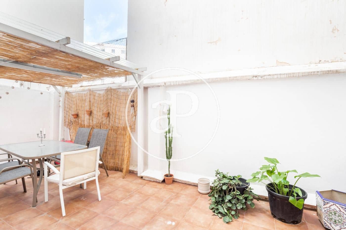2 bedroom Apartment for rent in Valencia city - € 1,250 (Ref: 9938279)