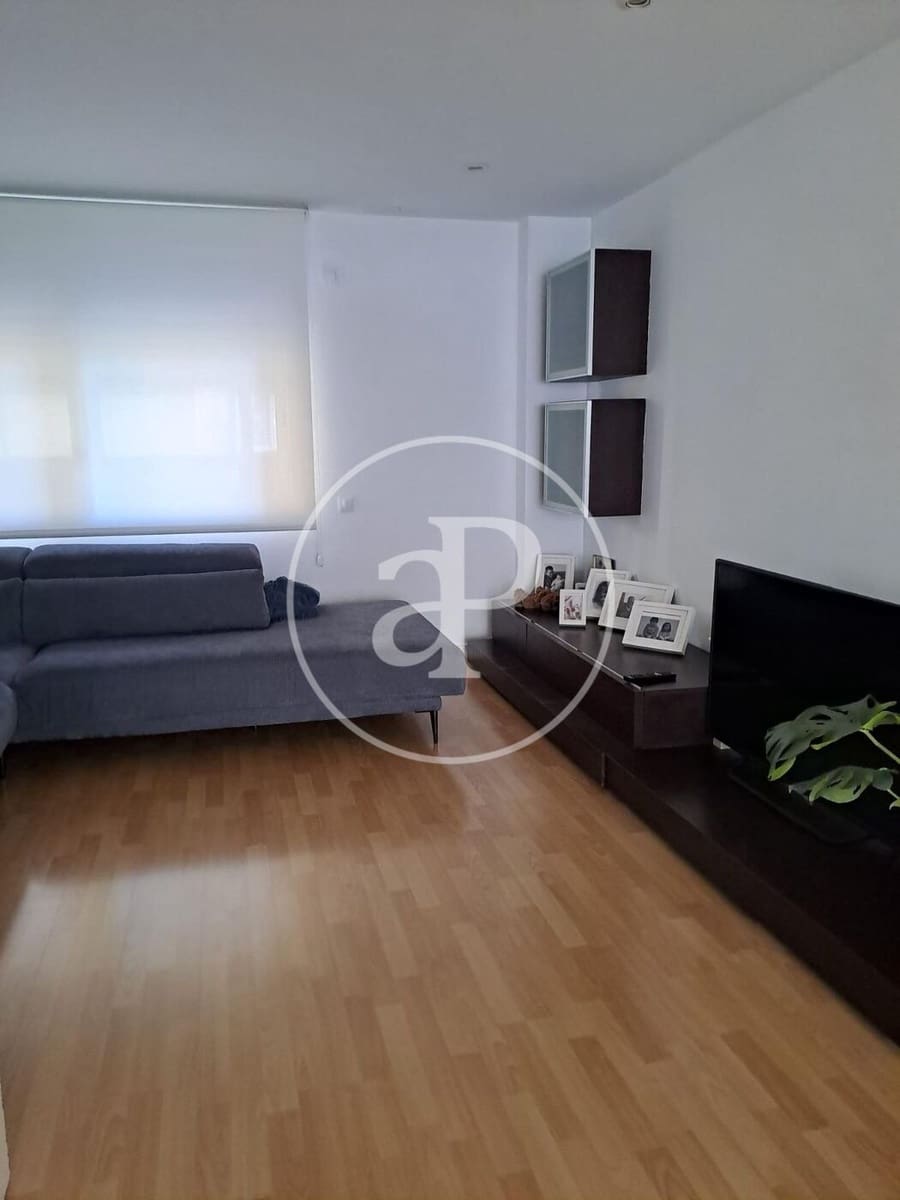 3 bedroom Apartment for rent in Valencia city - € 2,200 (Ref: 9938281)