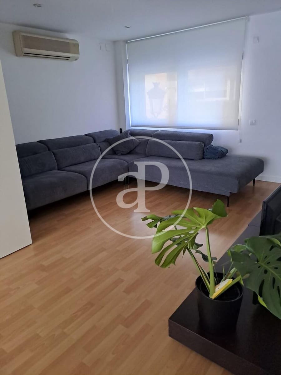 3 bedroom Apartment for rent in Valencia city - € 2,200 (Ref: 9938281)