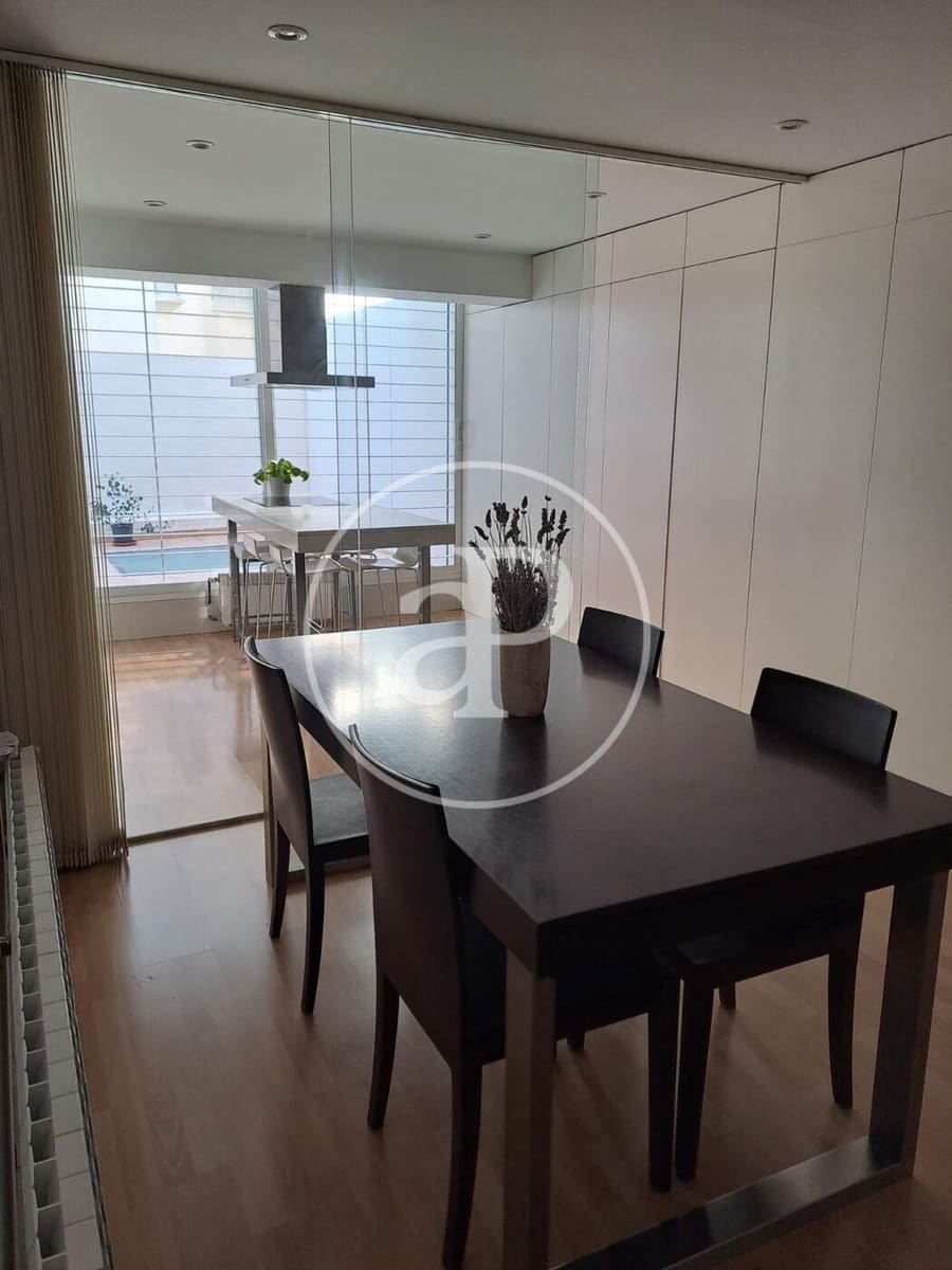 3 bedroom Apartment for rent in Valencia city - € 2,200 (Ref: 9938281)