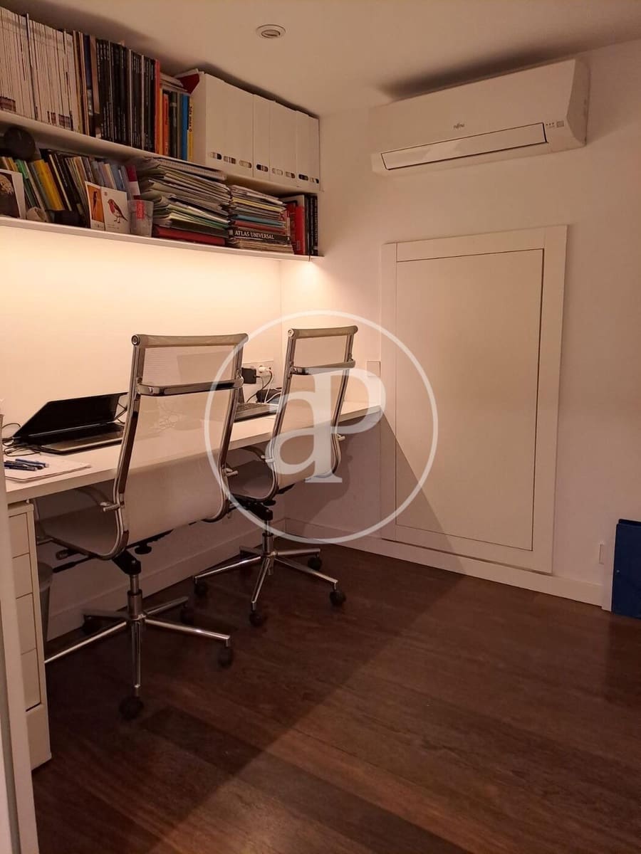 3 bedroom Apartment for rent in Valencia city - € 2,200 (Ref: 9938281)