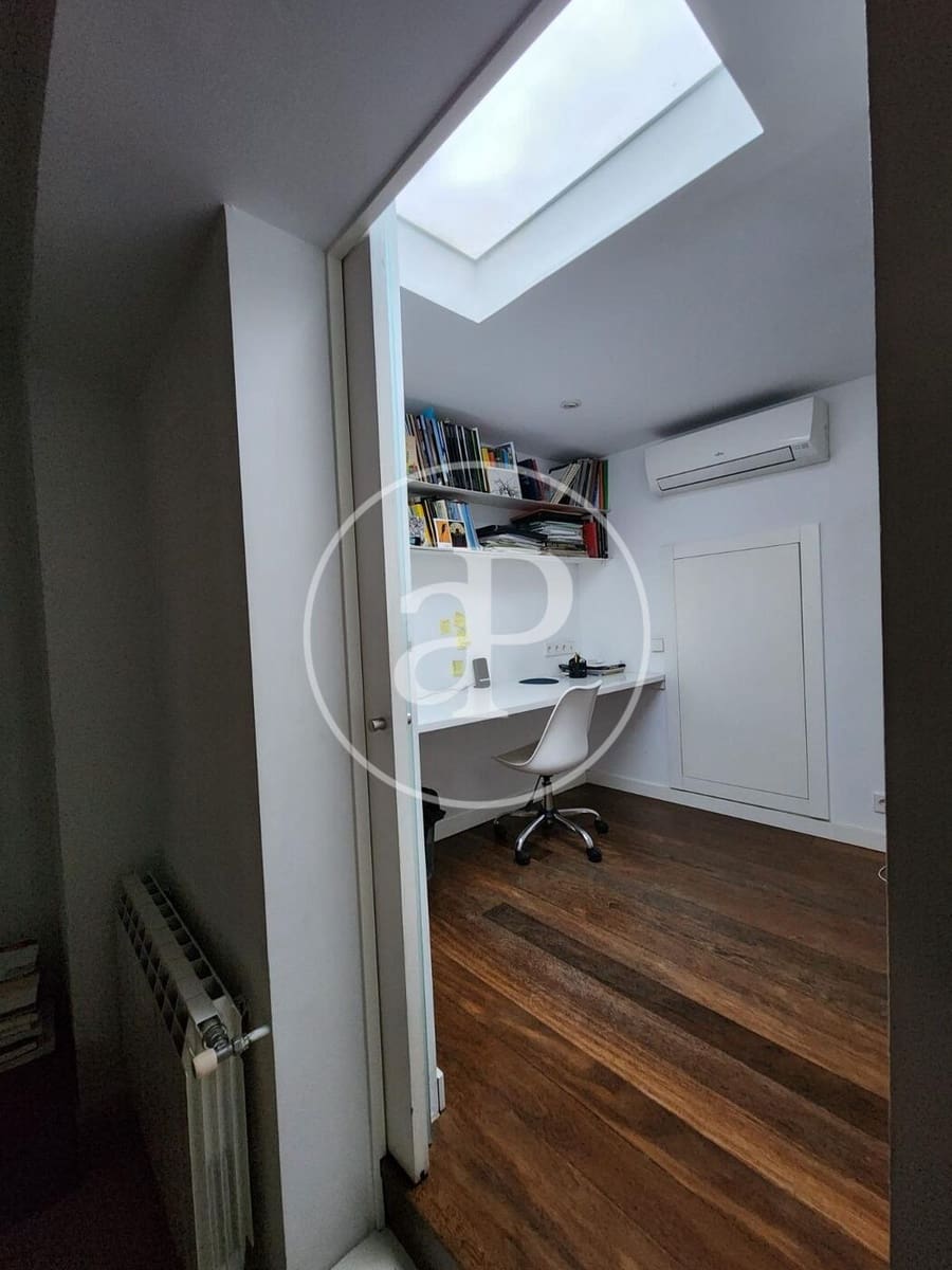 3 bedroom Apartment for rent in Valencia city - € 2,200 (Ref: 9938281)