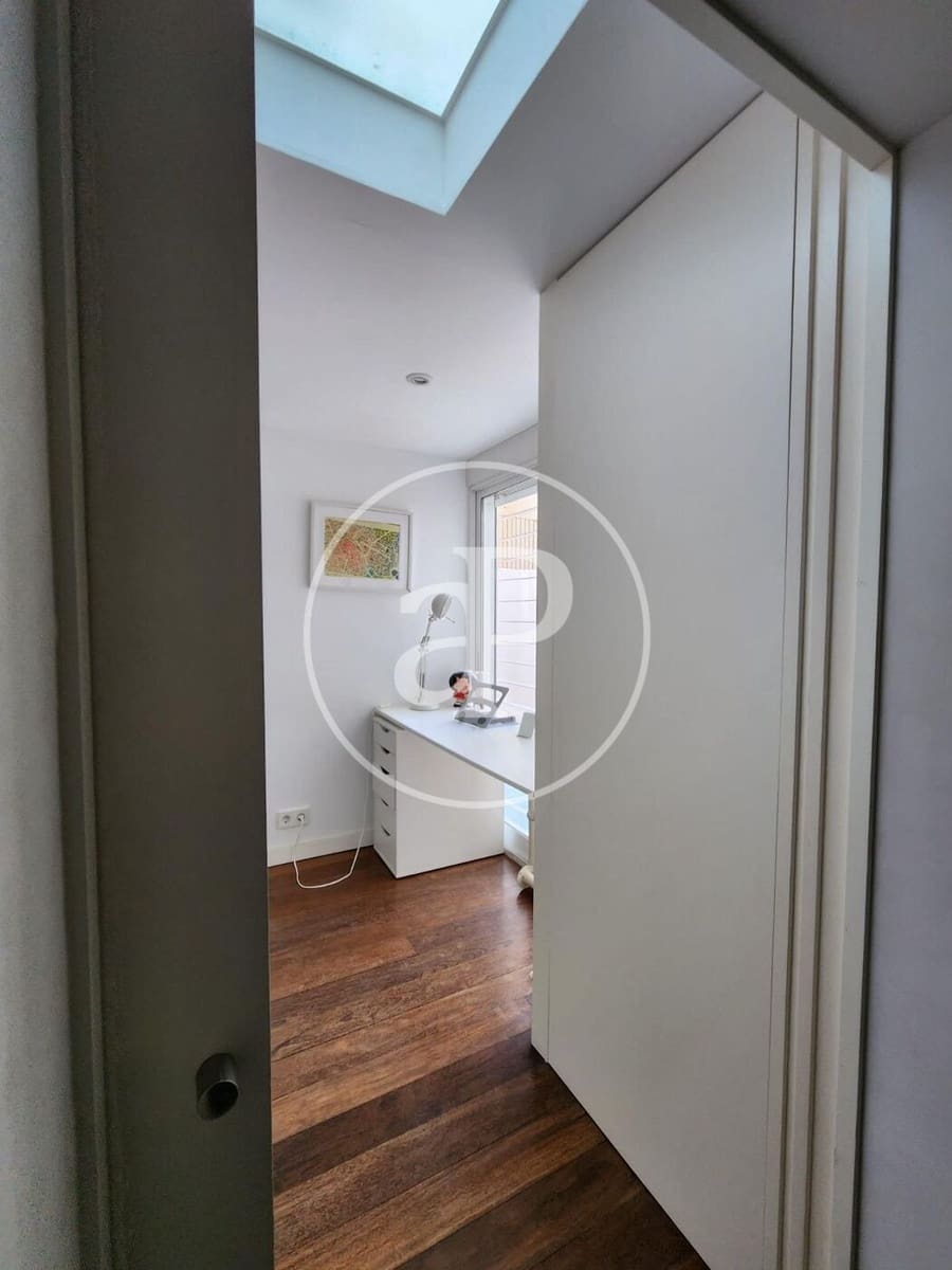 3 bedroom Apartment for rent in Valencia city - € 2,200 (Ref: 9938281)