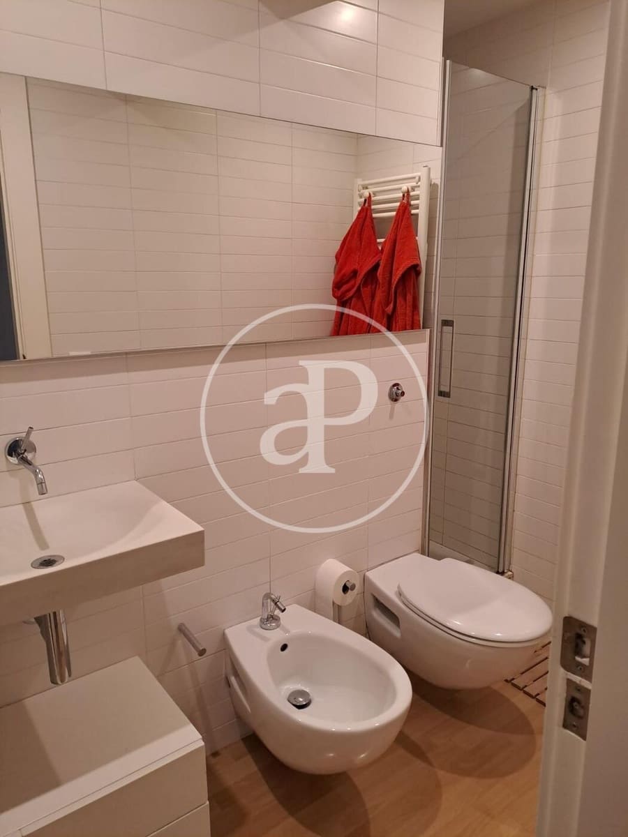 3 bedroom Apartment for rent in Valencia city - € 2,200 (Ref: 9938281)