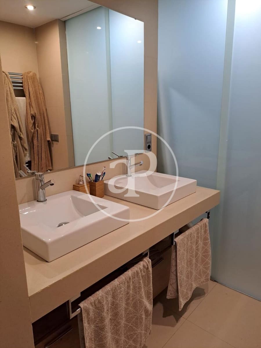 3 bedroom Apartment for rent in Valencia city - € 2,200 (Ref: 9938281)