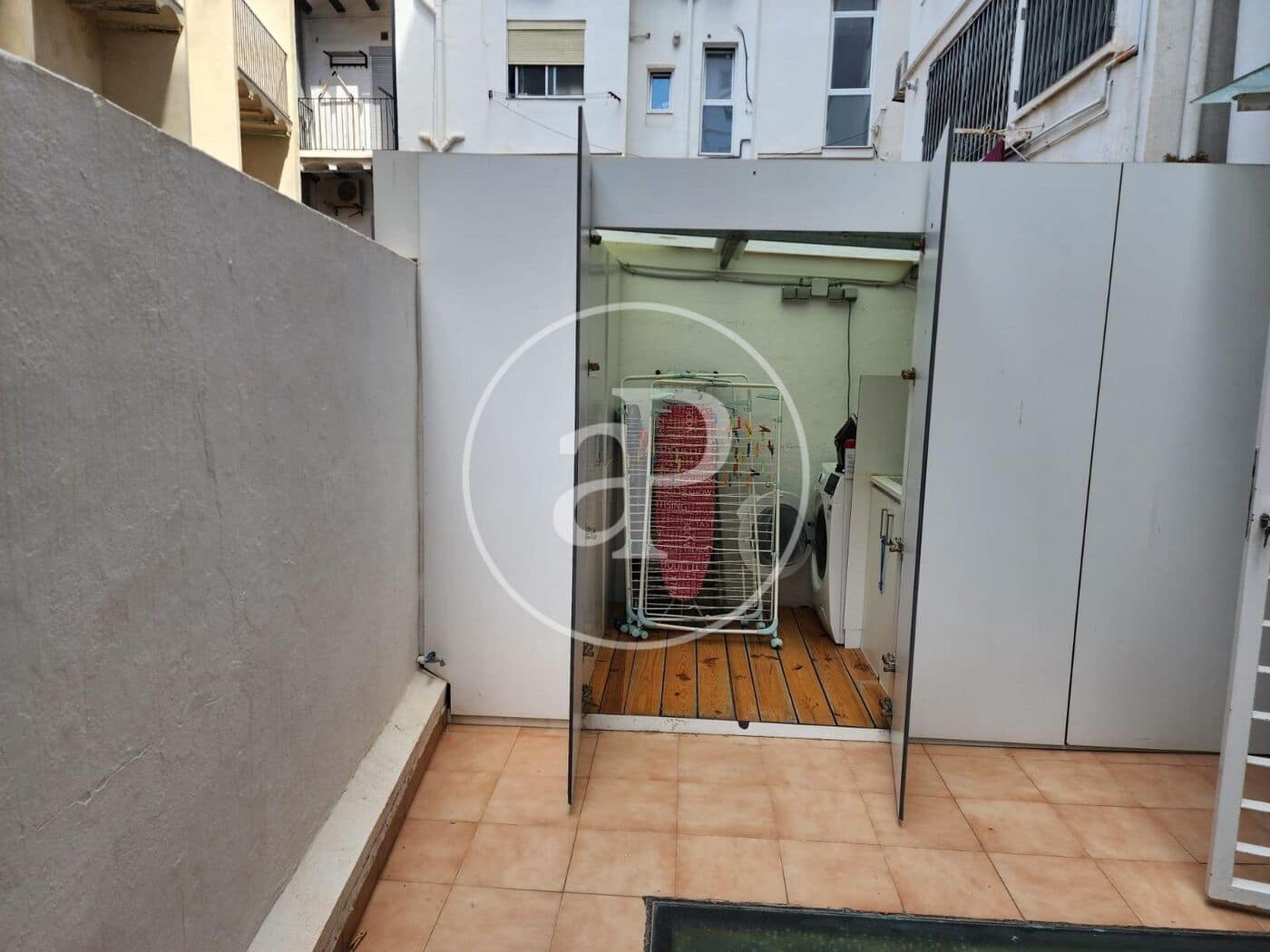 3 bedroom Apartment for rent in Valencia city - € 2,200 (Ref: 9938281)