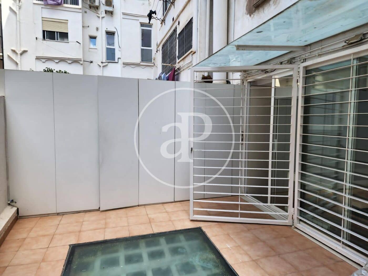 3 bedroom Apartment for rent in Valencia city - € 2,200 (Ref: 9938281)