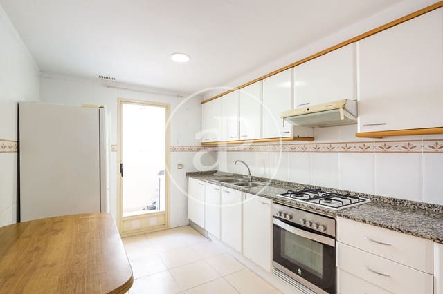 3 sovrum Lägenhet att hyra i Marxalenes, Valencia stad med garage - 1 500 € (Ref: 9940042)