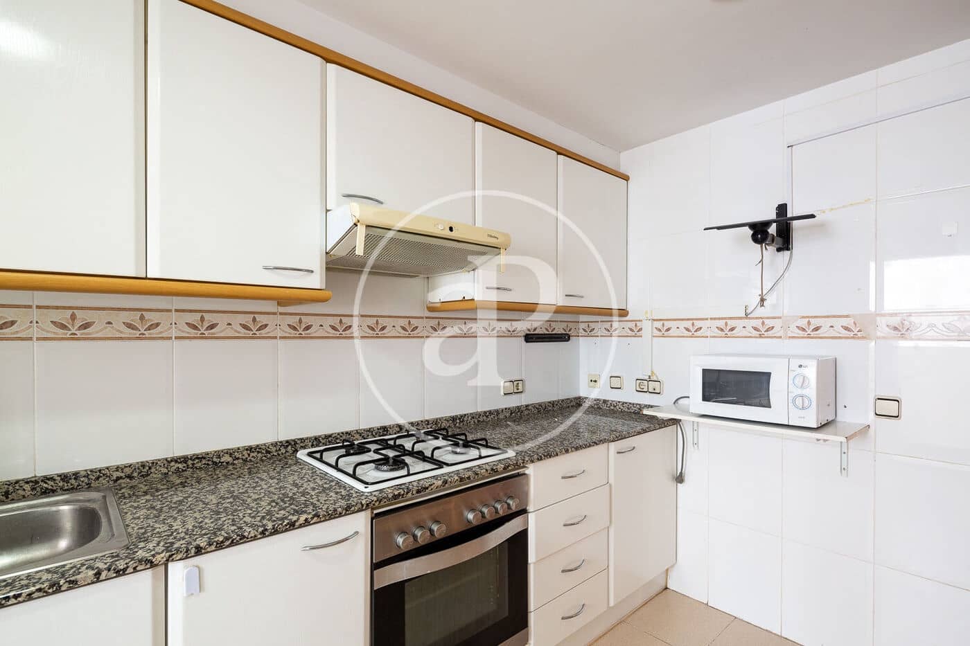 3 bedroom Apartment for rent in Valencia city with garage - € 1,500 (Ref: 9940042)