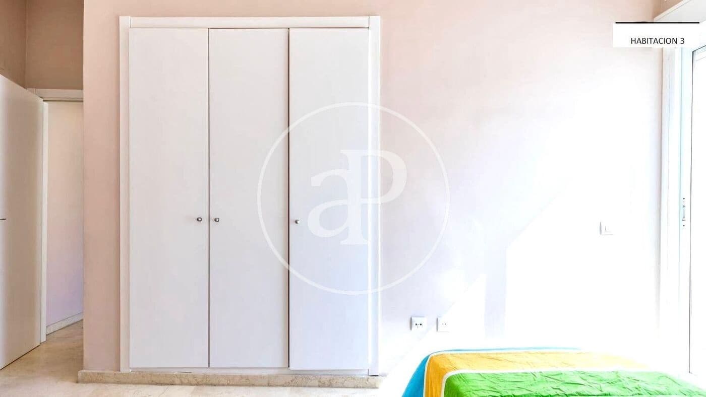 4 bedroom Apartment for rent in Valencia city - € 2,800 (Ref: 9942590)