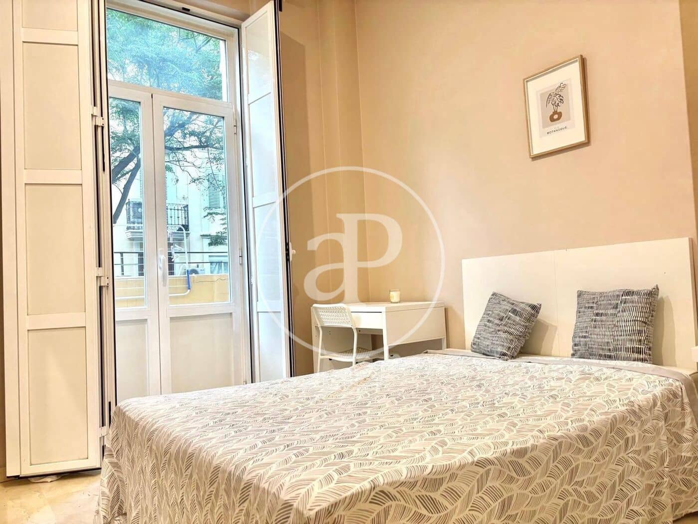 4 bedroom Apartment for rent in Valencia city - € 2,800 (Ref: 9942590)