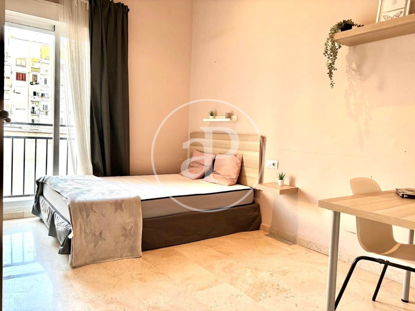 4 bedroom Apartment for rent in Valencia city - € 2,800 (Ref: 9942590)