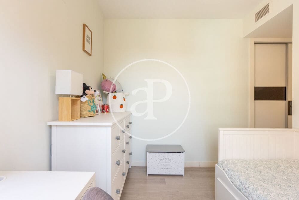 3 bedroom Apartment for sale in Valencia city with pool - € 605,000 (Ref: 9942591)