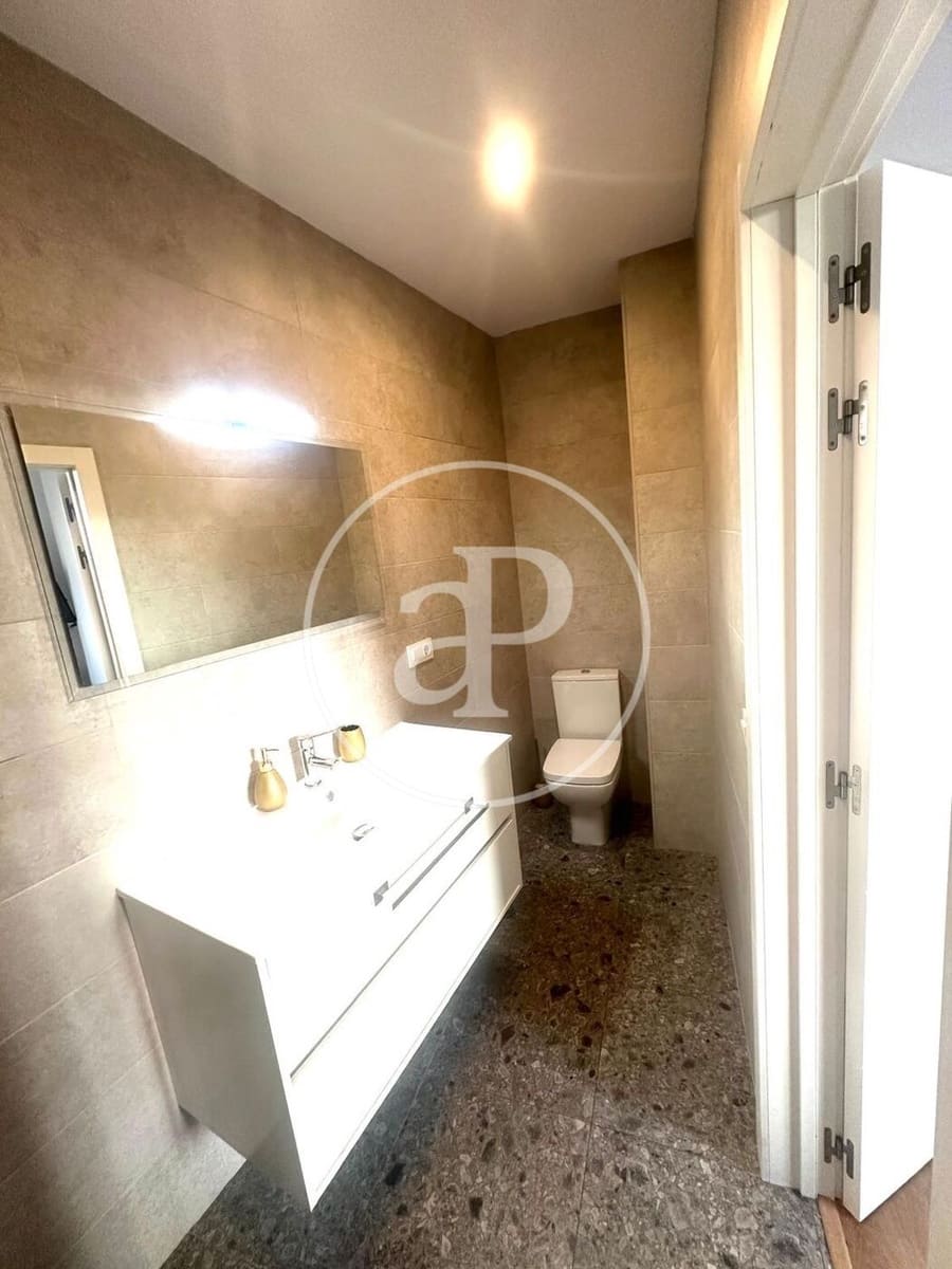 2 soverom Leilighet til leie i Valencia by - € 2 200 (Ref: 9942592)