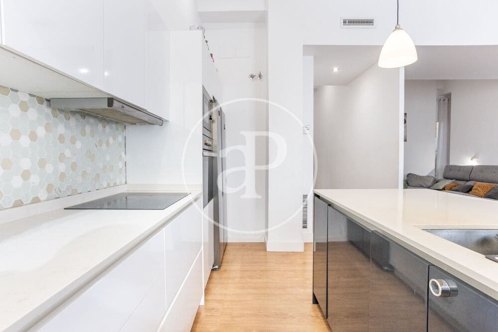 2 bedroom Apartment for rent in Valencia city - € 1,995 (Ref: 9942592)