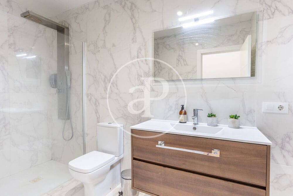 2 bedroom Apartment for rent in Valencia city - € 1,995 (Ref: 9942592)