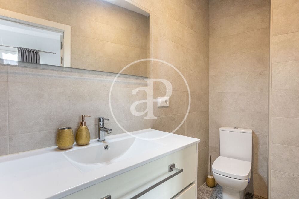 2 bedroom Apartment for rent in Valencia city - € 1,995 (Ref: 9942592)