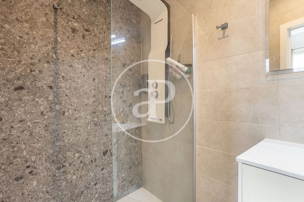 2 bedroom Apartment for rent in Valencia city - € 1,995 (Ref: 9942592)