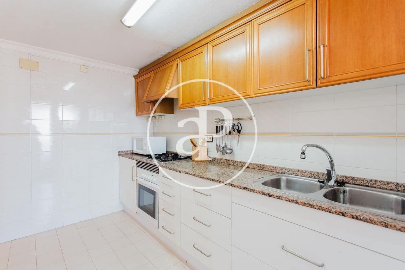 3 bedroom Apartment for rent in Valencia city - € 1,900 (Ref: 9942593)
