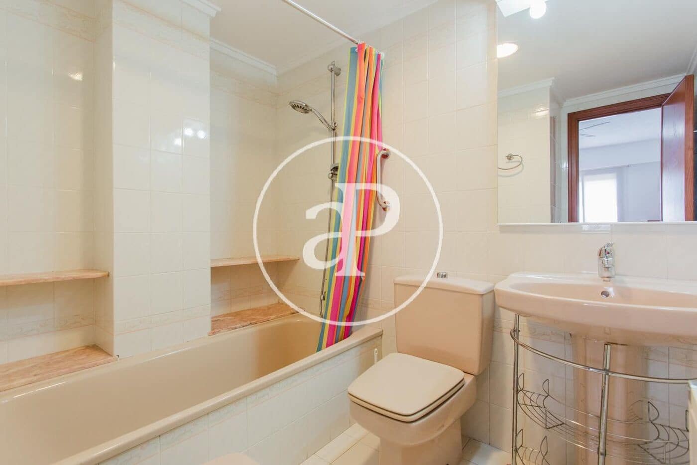 3 bedroom Apartment for rent in Valencia city - € 1,900 (Ref: 9942593)