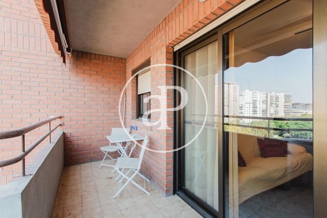 3 soverom Leilighet til leie i Mestalla, Valencia by - € 1 900 (Ref: 9942593)