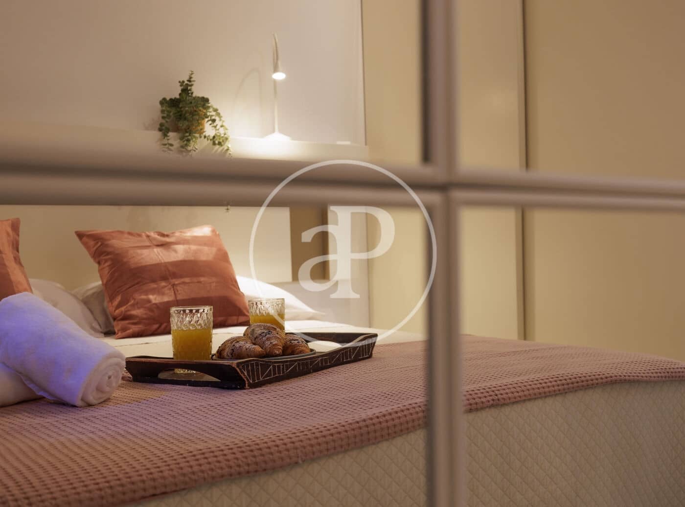 1 bedroom Apartment for rent in Valencia city - € 1,300 (Ref: 9942595)