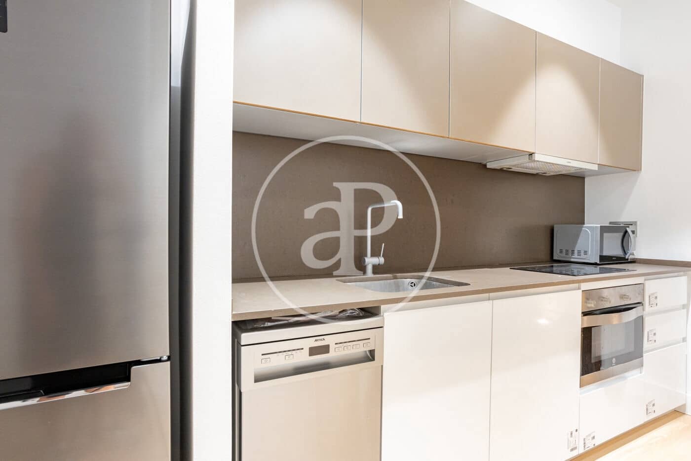 1 soverom Leilighet til leie i Valencia by - € 1 600 (Ref: 9942598)