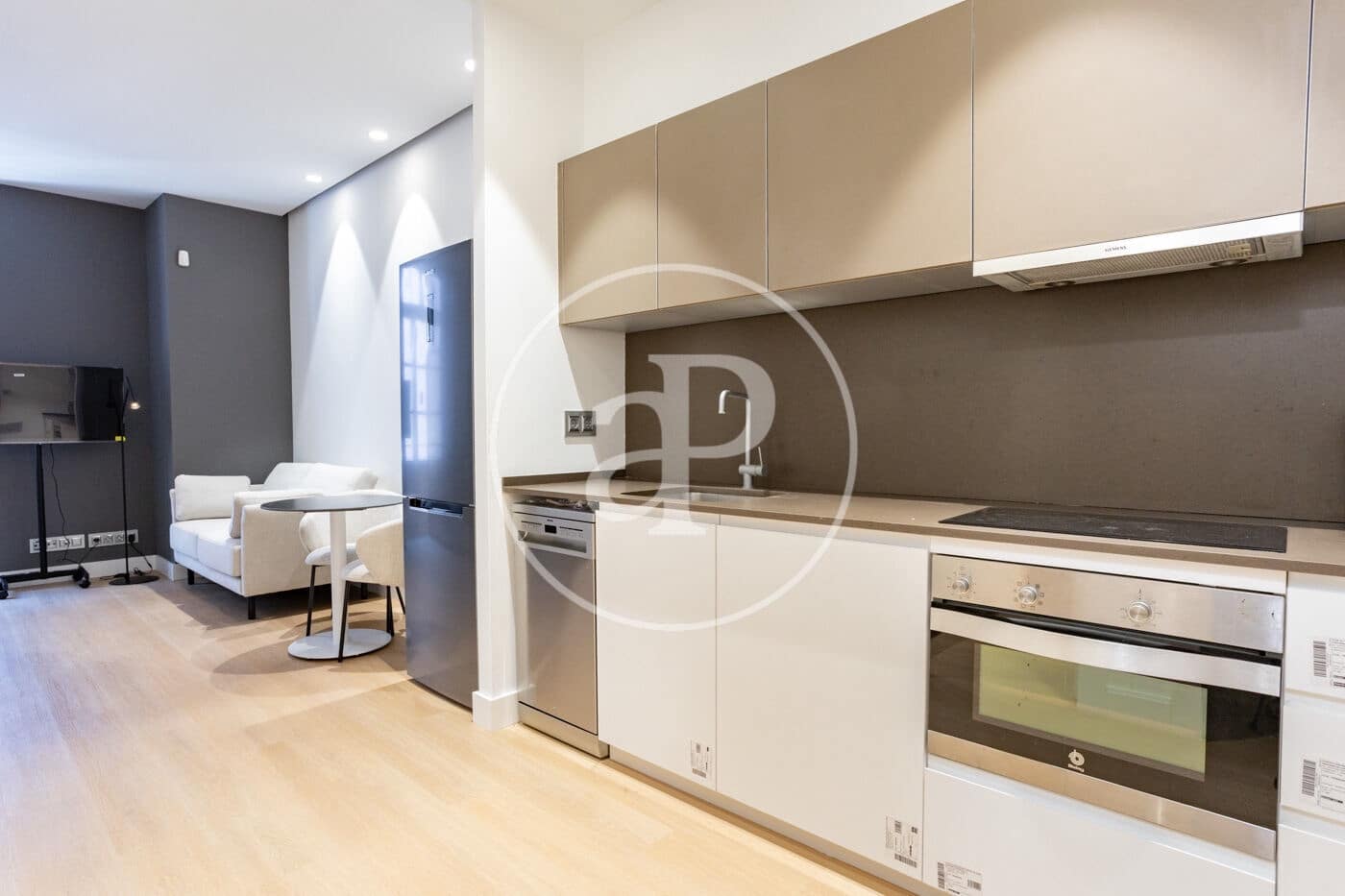 1 soverom Leilighet til leie i Valencia by - € 1 600 (Ref: 9942598)