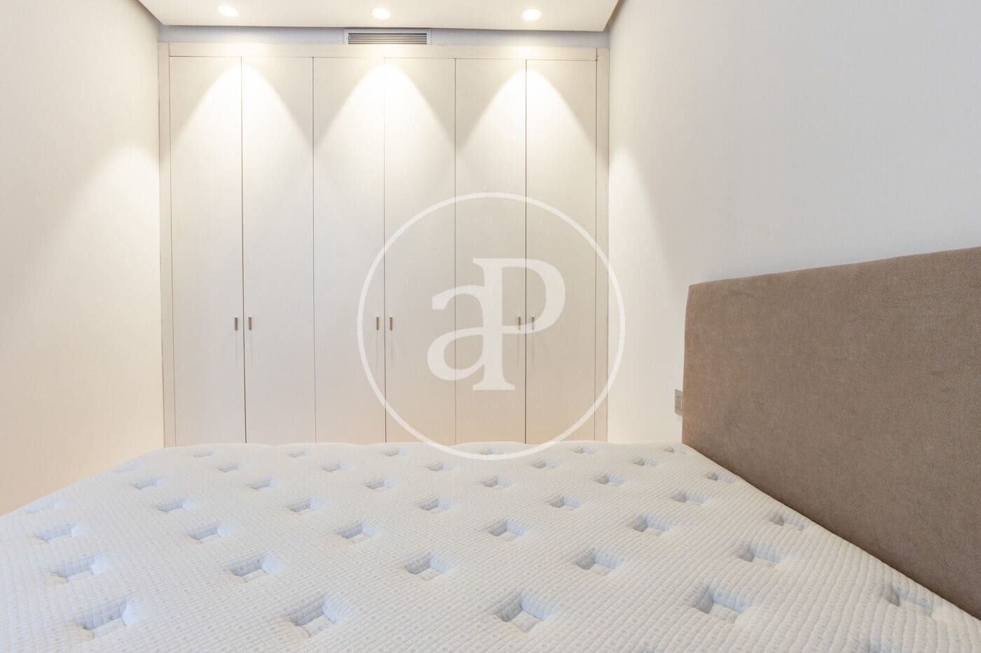 1 soverom Leilighet til leie i Valencia by - € 1 600 (Ref: 9942598)