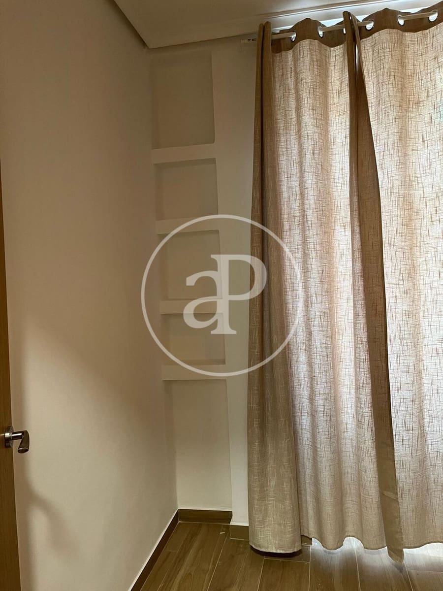 2 Zimmer Apartment zu vermieten in Valencia Stadt - 1.400 € (Ref: 9942599)