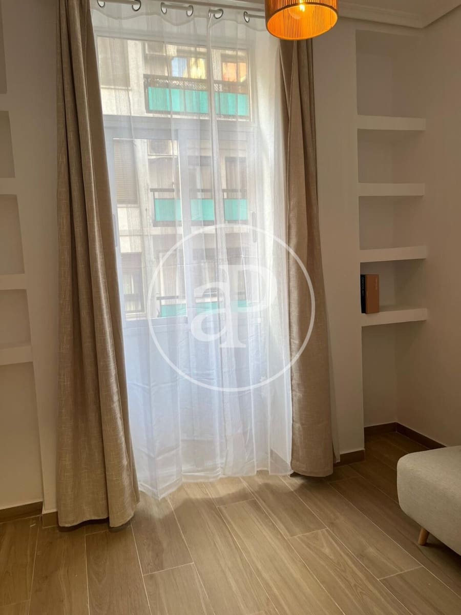 2 Zimmer Apartment zu vermieten in Valencia Stadt - 1.400 € (Ref: 9942599)
