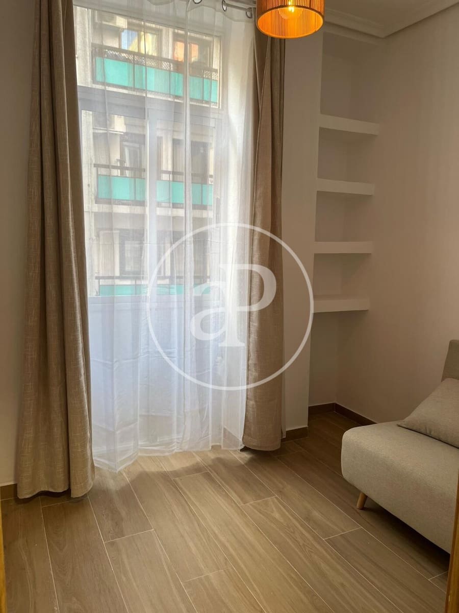 2 Zimmer Apartment zu vermieten in Valencia Stadt - 1.400 € (Ref: 9942599)