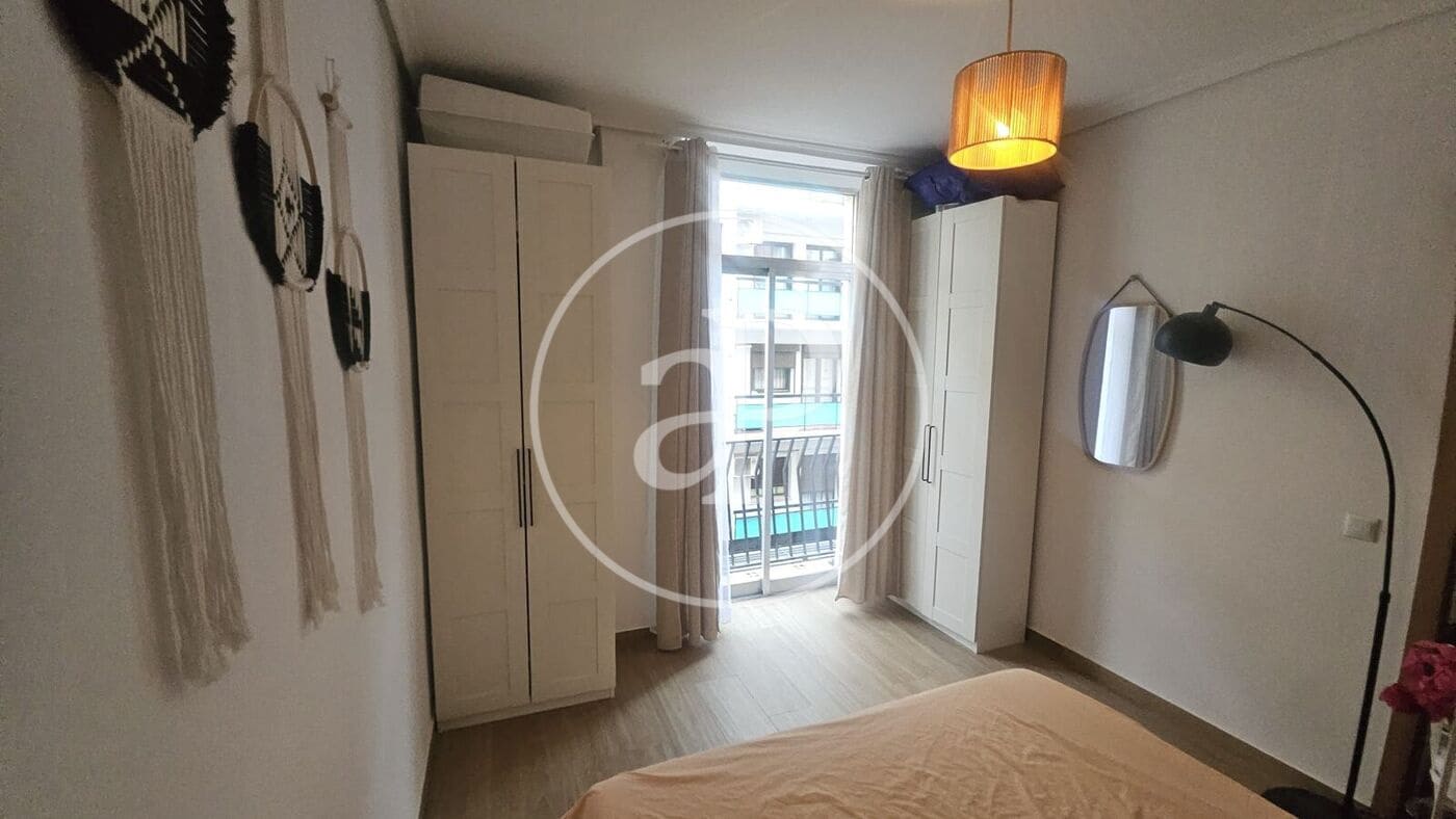 2 bedroom Apartment for rent in Valencia city - € 1,400 (Ref: 9942599)