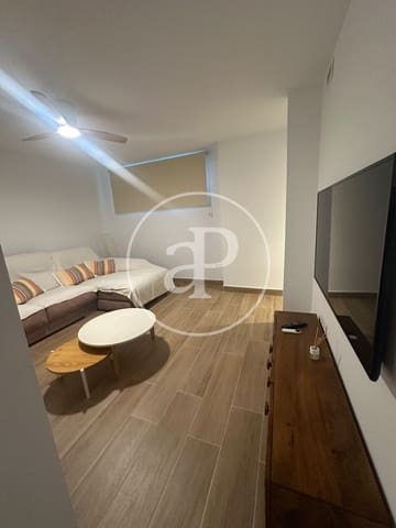 3 soveværelse Lejlighed til leje i Alicante by med swimmingpool - € 1.200 (Ref: 9942601)