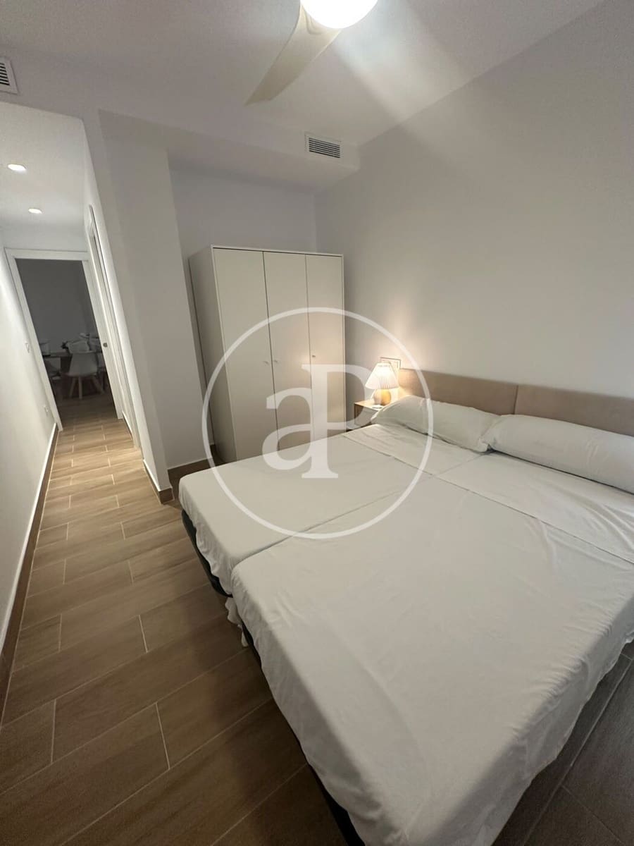 3 bedroom Apartment for rent in Alicante / Alacant city with pool - € 1,200 (Ref: 9942601)